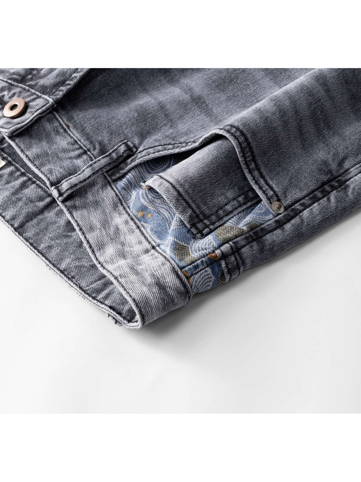 Flat detail