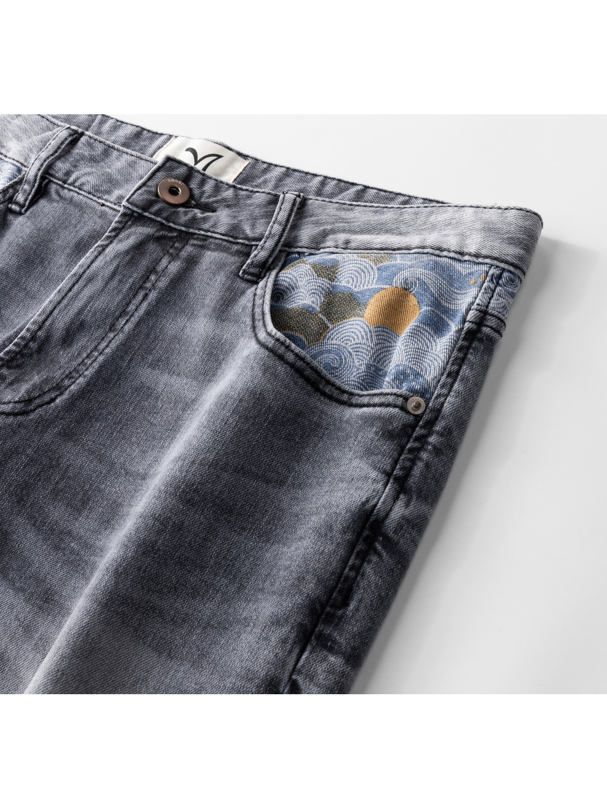 Pocket detail