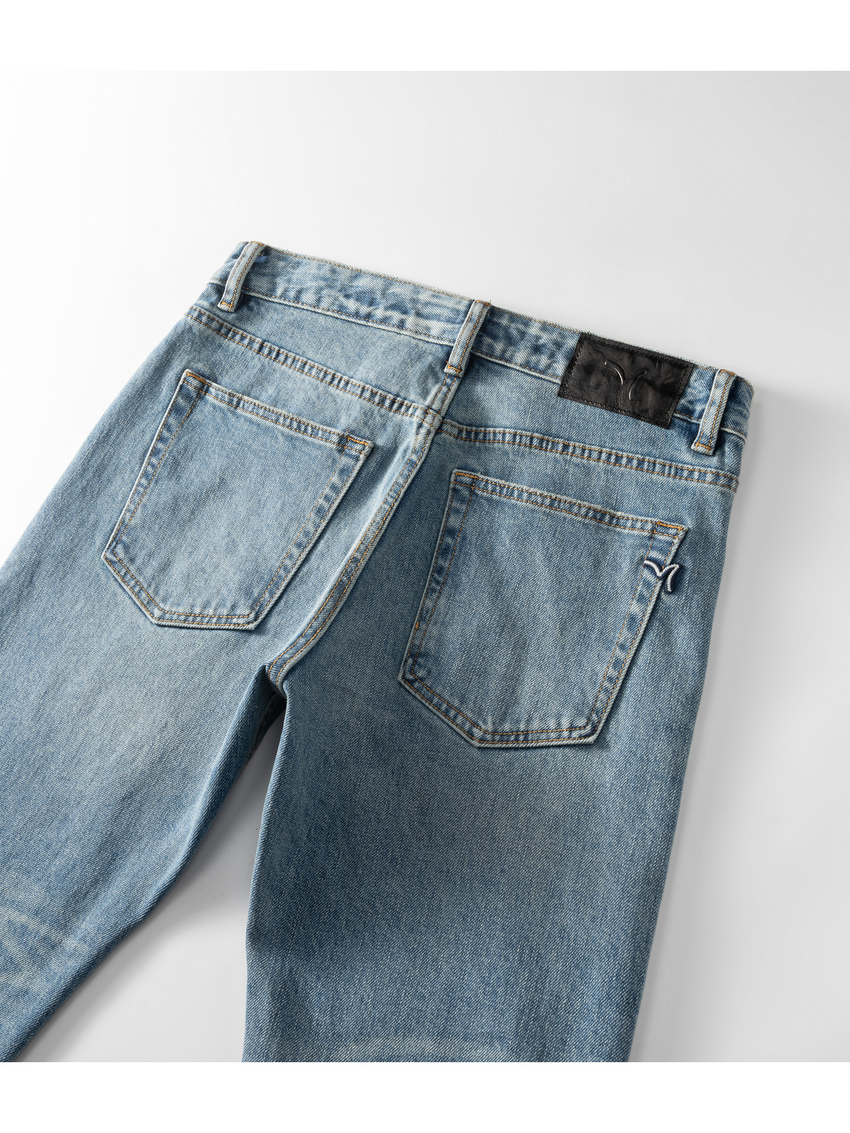 Flat back detail