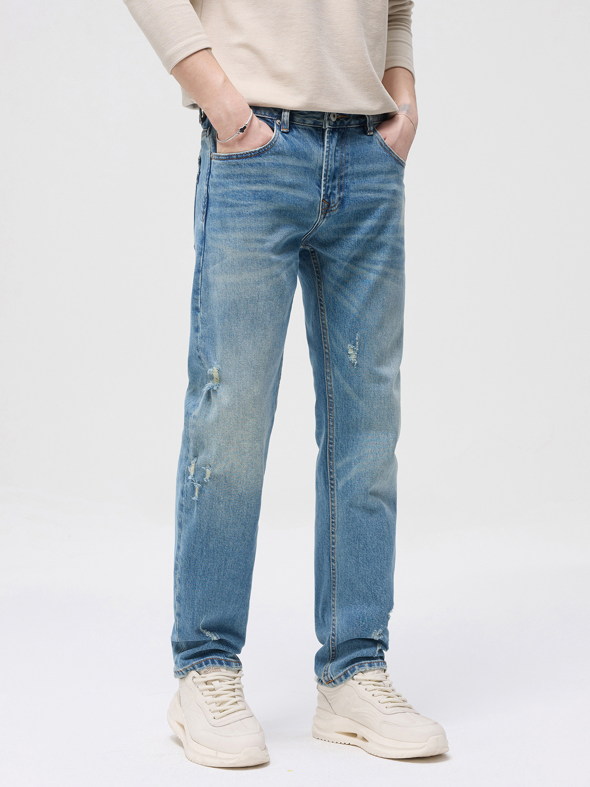 Model front fit view