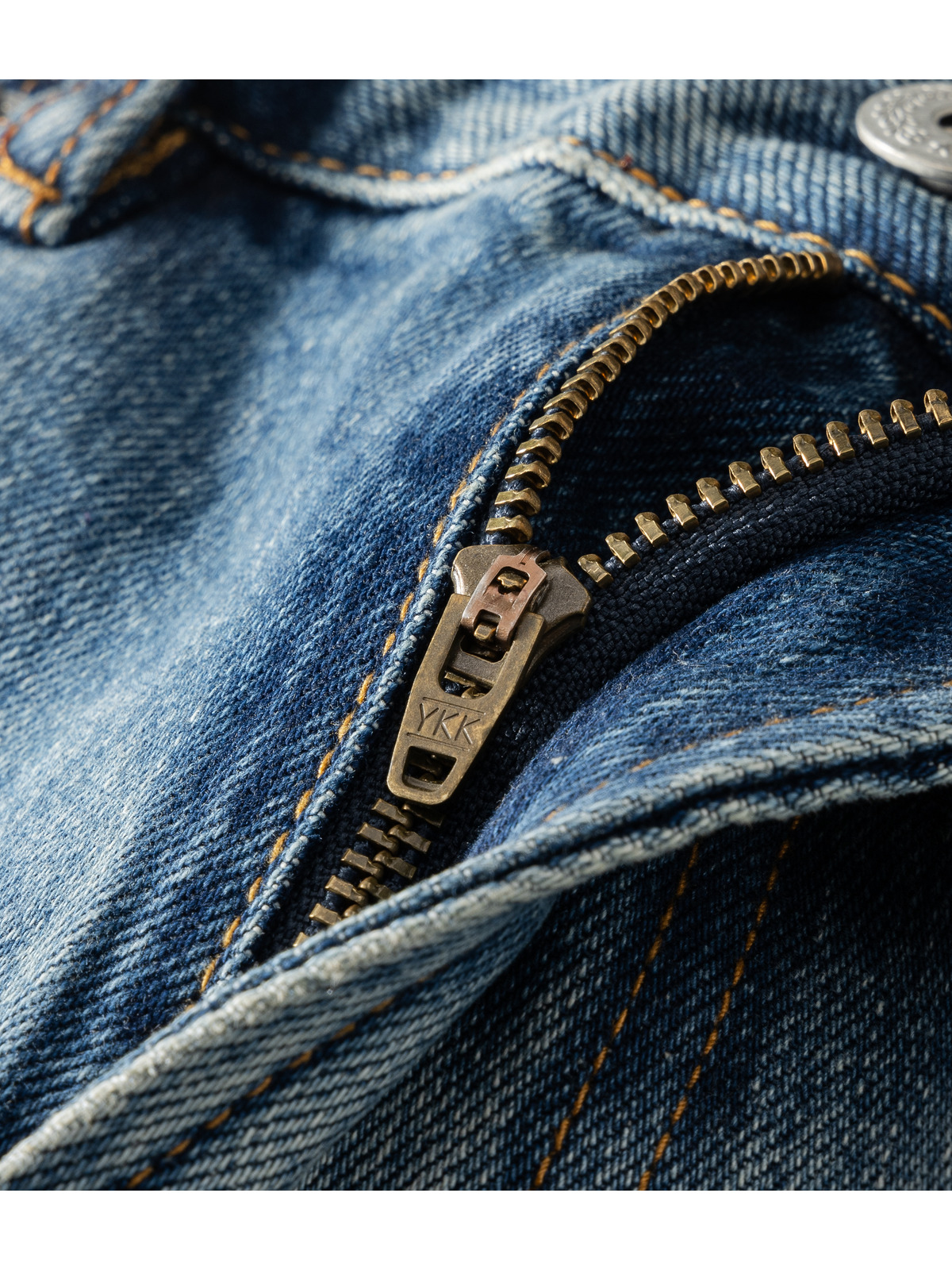 Zipper detail